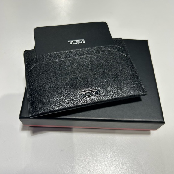 NWT Tumi Black Card Holder with Textured Leather Finish